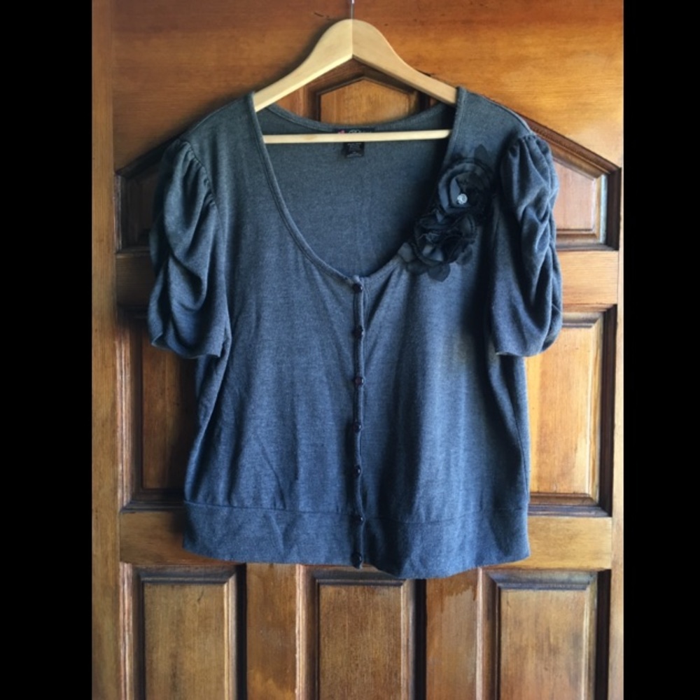 grey puff sleeve sweater